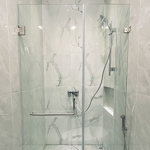 partisi kaca kamar mandi